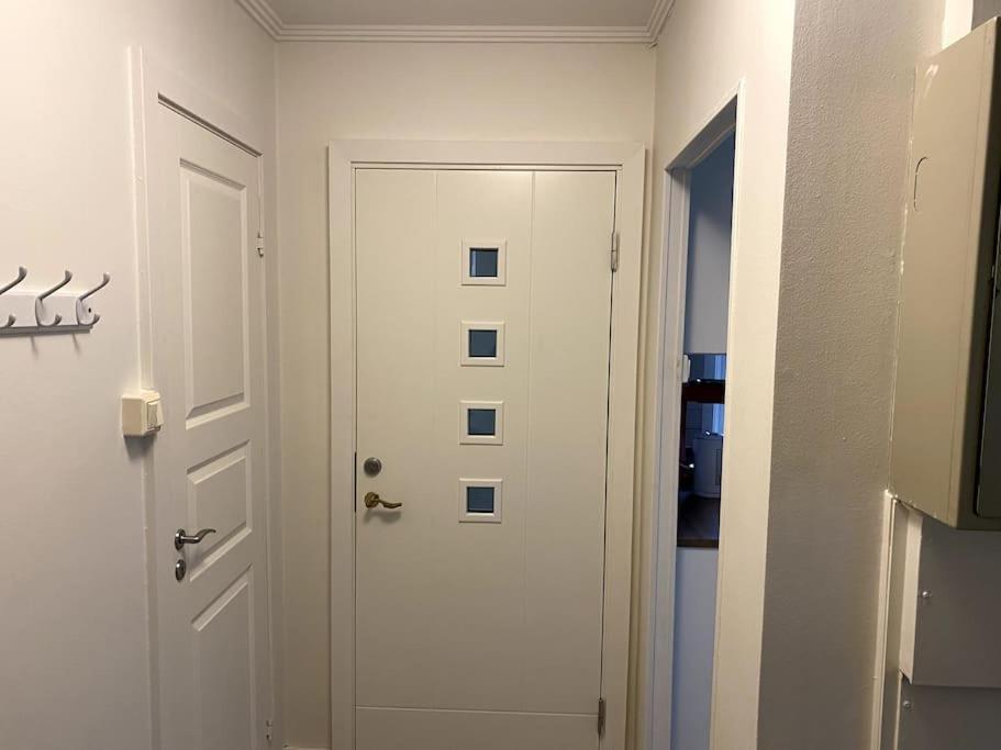 Lovely 2 Bedroom Apartmen With Free Parking 베르겐 외부 사진